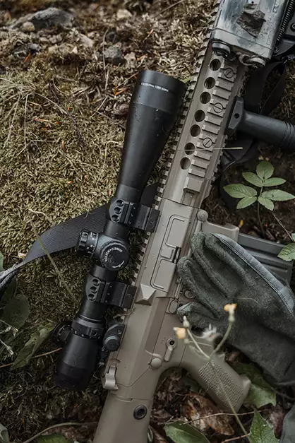Luneta M3 3.5-10x40 z podświetlanym krzyżem Military version [PCS]
