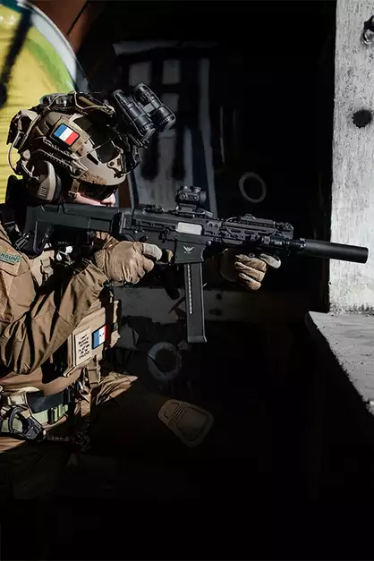 M917G UTR45 - Black [DE]