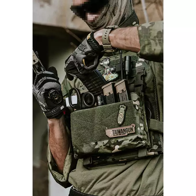[Zestaw] Buckle Up kangurowy panel przedni - MT [8FIELDS] + Potrójna wkładka na magazynki karabinowe AR-15/M4 - Black [8FIELDS]