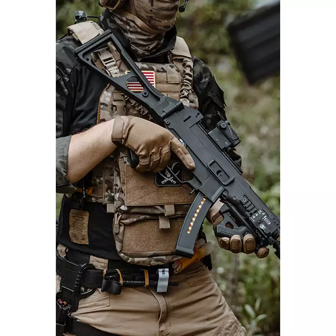 [Zestaw] Buckle Up kangurowy panel przedni - Coyote [8FIELDS] + Poczwórna wkładka na magazynki pistoletowe MP5/SMG - Black [8FIELDS]