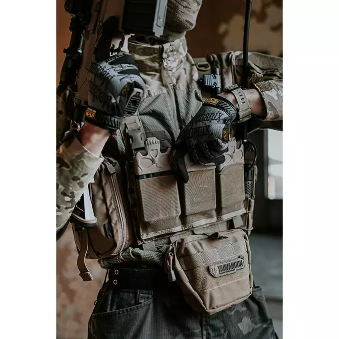 [Zestaw] Modularny Chest Rig Buckle Up - Coyote [8FIELDS] + Szybka poczwórna ładownica BUCKLE UP na magazynki MP5/SMG/UTR45 - Coyote [8FIELDS]
