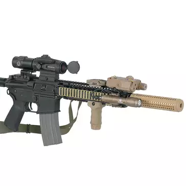 Tactical Flashlight v600 - black [WADSN]