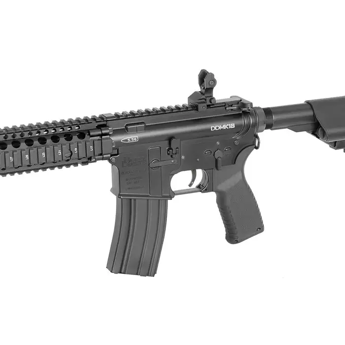 [Zestaw] CM.105 Daniel Defense MK18 - Black [EMG] + Magazynek LANCER L5 AWM 300 Blackout na 190 kulek do M4/AR15 [EMG]
