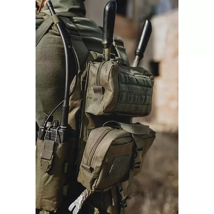 [Zestaw] Buckle Up Assault Plate Carrier Cummerbund - Olive [8FIELDS] + Ładownica Under Zip Pouch do kamizelek - OD [8FIELDS] + SZTURMOWY PANEL NA PLECY MOD.3 - Olive [8FIELDS] + Buckle Up potrójna ładownica na magazynki SR25/AR-10/M14/SCAR-H - OD