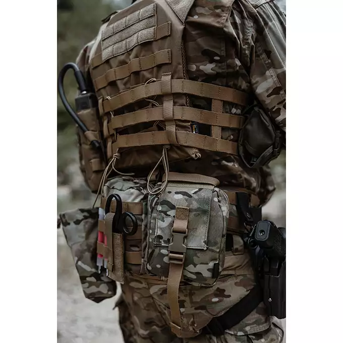 [Zestaw] Jump Plate Carrier Cummerbund - Coyote [8FIELDS] + SZTURMOWY PANEL NA PLECY MOD.3 -TAN [8FIELDS] + Ładownica Under Zip Pouch do kamizelek - TAN [8FIELDS]