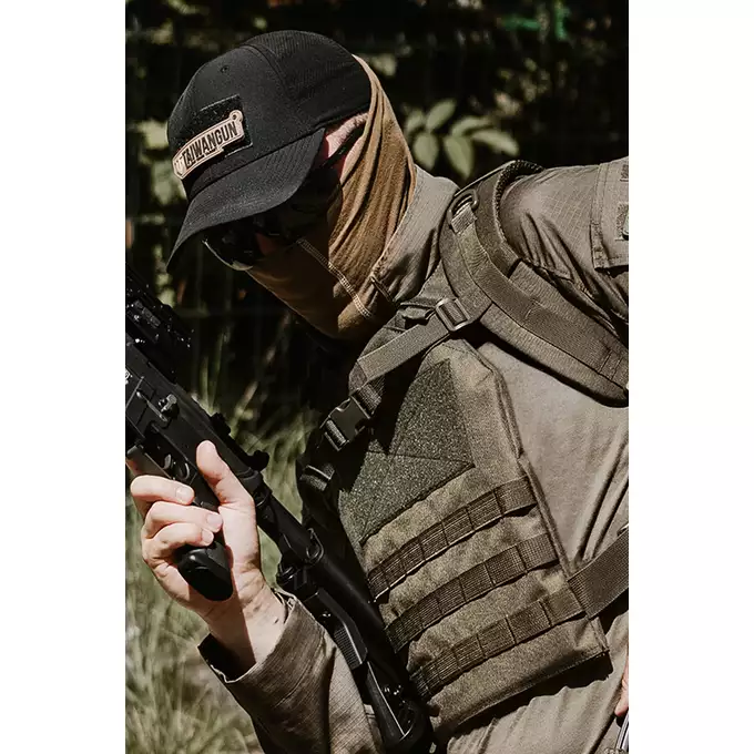 [Zestaw] Prosty Plate Carrier z atrapami miękkich wkładów balistycznych - Olive [8FIELDS] + MOLLE kangurowy panel przedni - Olive [8FIELDS]
