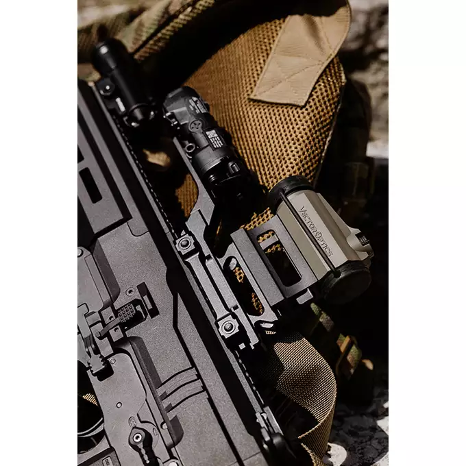 [Zestaw] Celownik kolimatorowy Holo mod.1 - Black [PCS] + Średni montaż pod celowniki Red Dot i Lasery PEQ [WADSN]