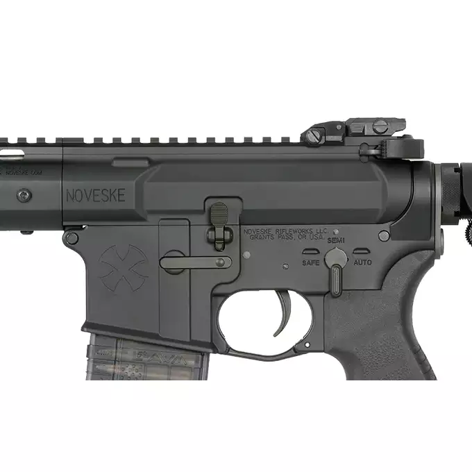 Replika karabinka Noveske 9.5" Gen III Shorty 300BLK - Black [EMG]
