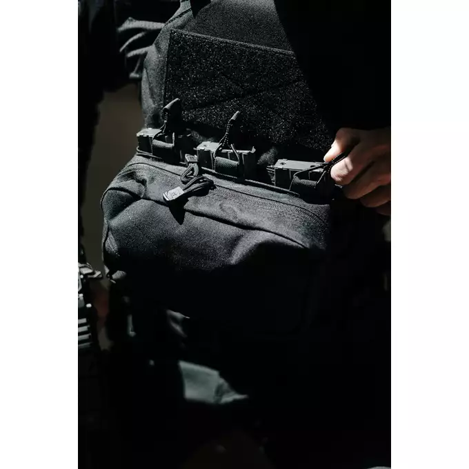 [Zestaw] Prosty Plate Carrier z atrapami miękkich wkładów balistycznych - Black + Potrójna ładownica karabinowa z zasobnikiem - Black [8FIELDS]