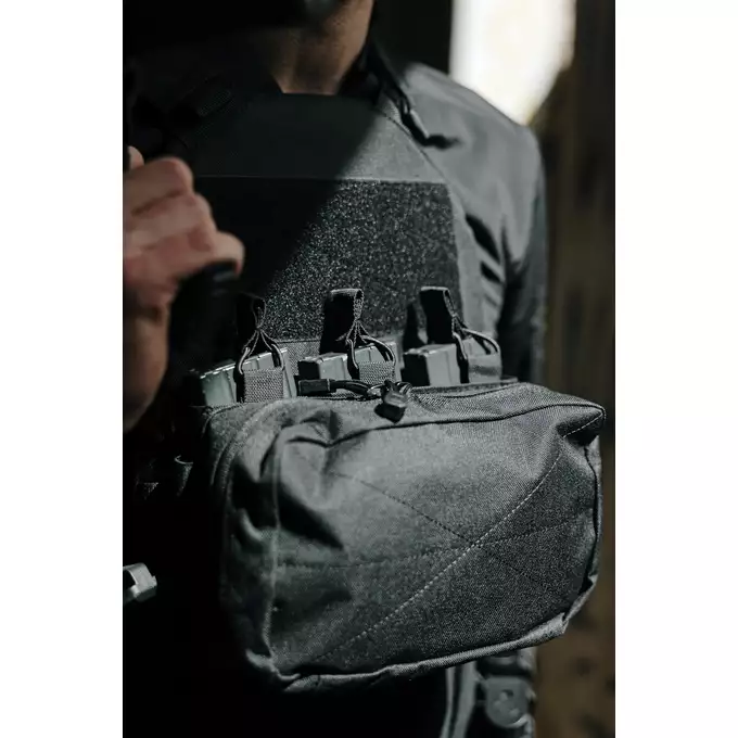 [Zestaw] Prosty Plate Carrier z atrapami miękkich wkładów balistycznych - Black + Potrójna ładownica karabinowa z zasobnikiem - Black [8FIELDS]