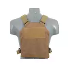 [Zestaw] Prosty Plate Carrier z atrapami miękkich wkładów balistycznych - Coyote [8FIELDS] + Potrójna ładownica karabinowa z zasobnikiem - Coyote [8FIELDS]