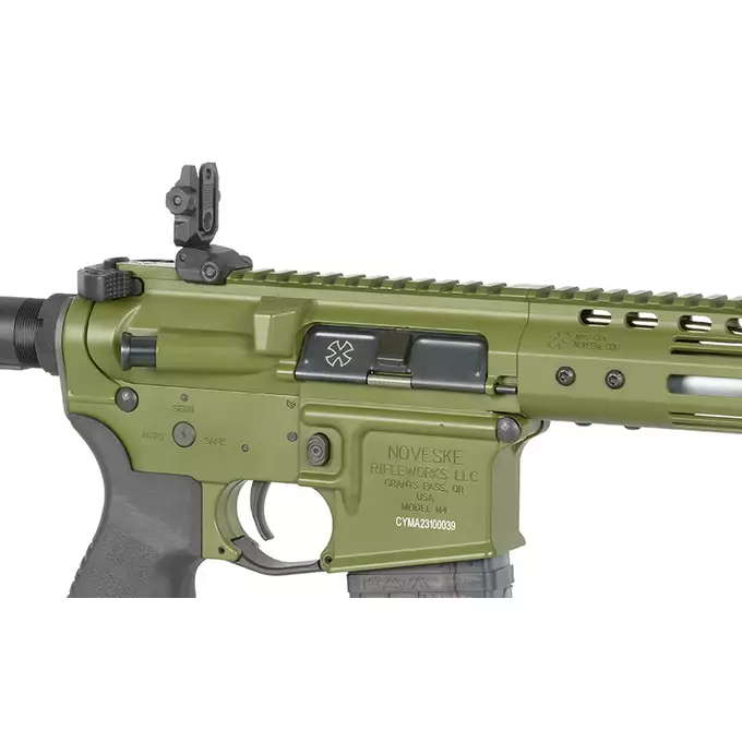 [Zestaw] Replika Karabinka Noveske 13.7" Gen III INFIDEL - Bazooka Green [EMG] + Magazynek LANCER L5 AWM 5.56x45 na 220 kulek do M4/AR15 [EMG]