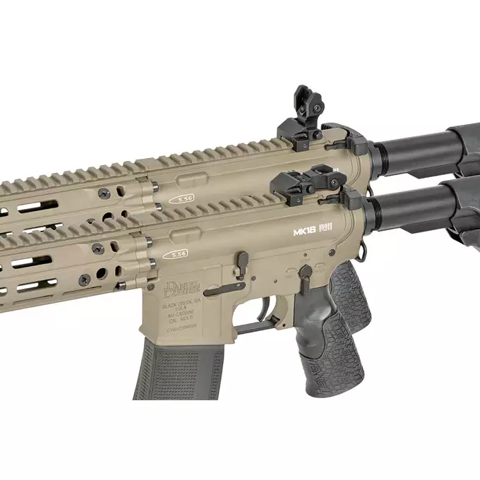[Zestaw] Replika Daniel Defense M4A1 RIII 14.5" - FDE [EMG] + Celownik kolimatorowy maverick-IV 1X20 - black [Vector Optics] + Powiększalnik Maverick Gen3 3x22 Magnifier MIL [Vector Optics]
