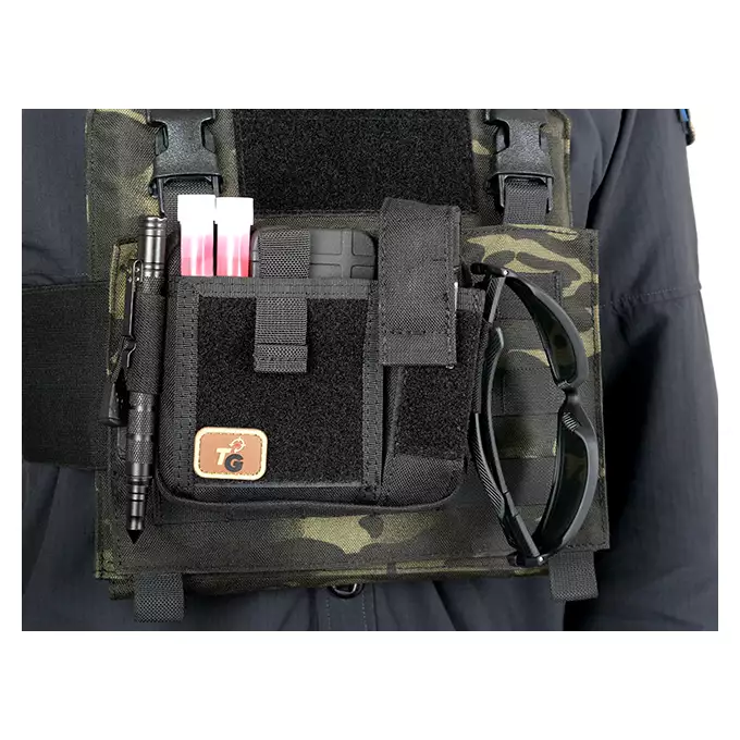 [Zestaw] Kamizelka taktyczna Goliath XL - TAN [8FIELDS] + Panel administracyjny - Coyote [8FIELDS] + Torba zrzutowa na magazynki - coyote [8FIELDS] + Prosta ładownica na naboje do strzelby - Coyote [8FIELDS] + MOLLE kangurowy panel przedni - Coyote [8FIELDS] + Duża zrywalna ładownica medyczna - Coyote [8FIELDS] + Potrójna ładownica na granaty 40mm - Coyote [8FIELDS] + Ładownica na radio PRC148/152 - Coyote [8FIELDS] + Wielozadaniowy plecak V2  - TAN [8FIELDS]