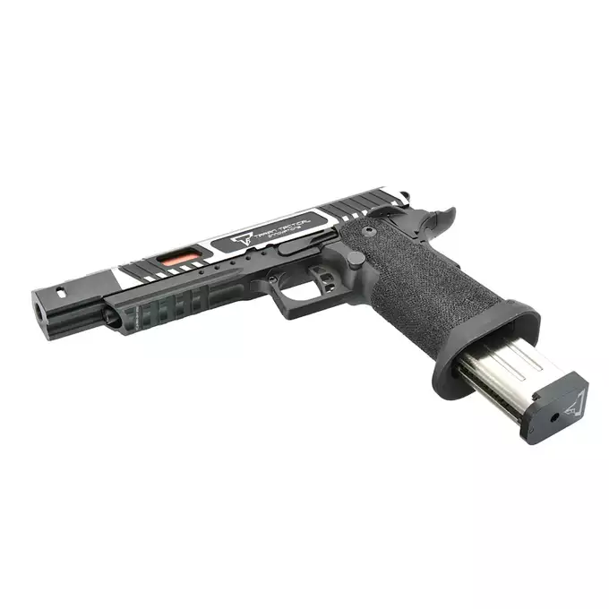 [Zestaw] Replika pistoletu TTI Combat Master Alpha (upgraded version) - Black [JAG Arms] + Długi magazynek do modeli Hi-Capa R501/R603/R604 - Silver [JAG Arms]