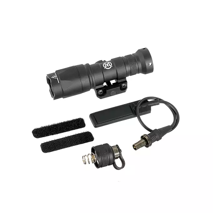 [Zestaw] Taktyczna latarka M300A Mini Scout 280lm LED - black [WADSN] + Włącznik chwilowy do Latarek - Picatinny - Black [WADSN]