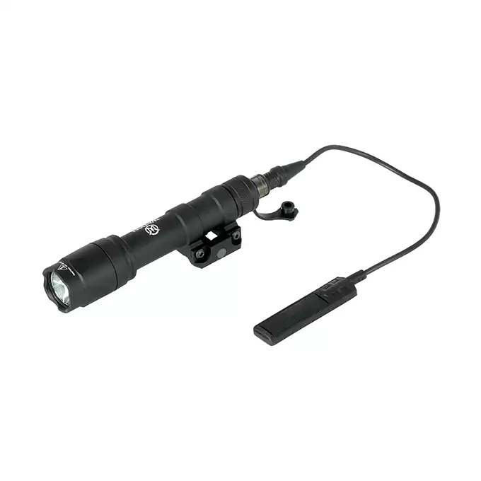 [Zestaw] Taktyczna latarka v600 - black [WADSN] + Włącznik chwilowy do Latarek - Picatinny - Black [WADSN]
