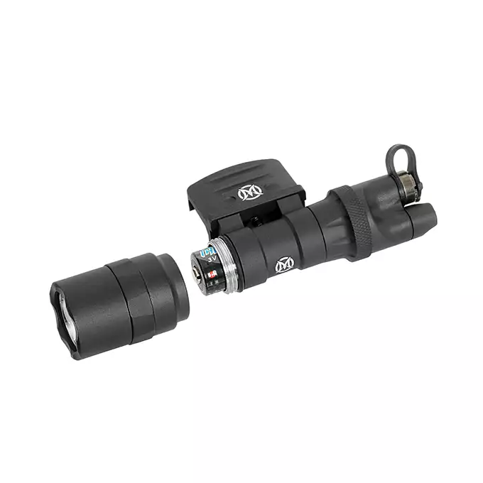 [Zestaw] Taktyczna latarka M322 Scout LED - Black [WADSN] + Montaż pod Włącznik Żelowy AN/PEQ -  Picatinni [WADSN]