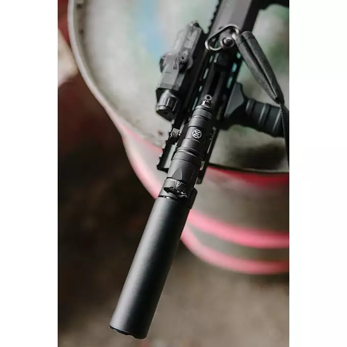 [Zestaw] Taktyczna latarka v300 - black [WADSN] + Włącznik chwilowy do latarki - black [WADSN]