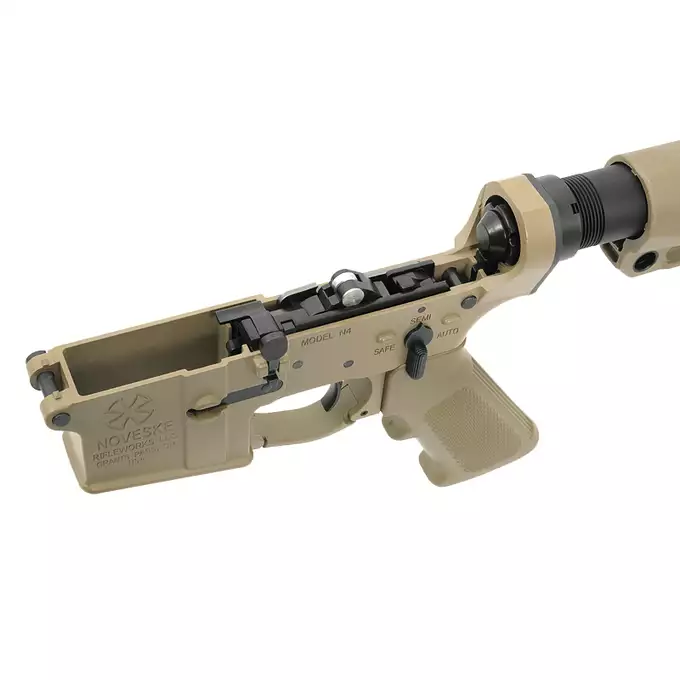 [Zestaw] Replika karabinka Noveske N4 MWS Gen3 GBBr - Tan [EMG] + Magazynek na Green Gaz do Karabinków Double Eagle MWS 35 kulek - Black [DE]