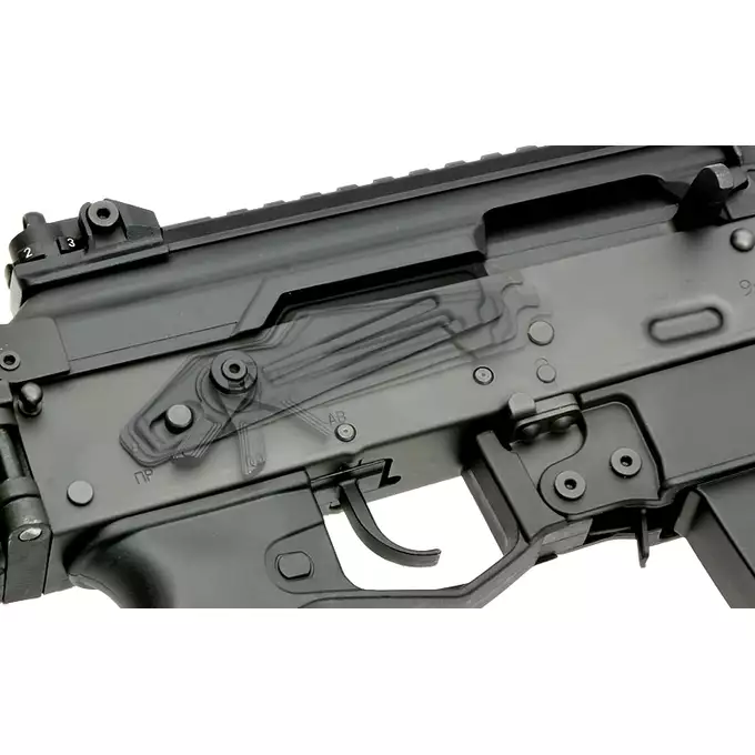 [Zestaw] WE06 Full Metal GBBR replika pistoletu maszynowego [WELL PRO] + Magazynek Green Gaz do Pistoletów Maszynowych WE06-GM [WELLPRO]