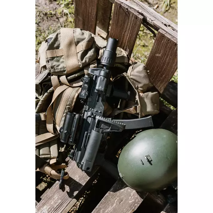 [Zestaw] WE06 Full Metal GBBR replika pistoletu maszynowego [WELL PRO] + Magazynek Green Gaz do Pistoletów Maszynowych WE06-GM [WELLPRO]