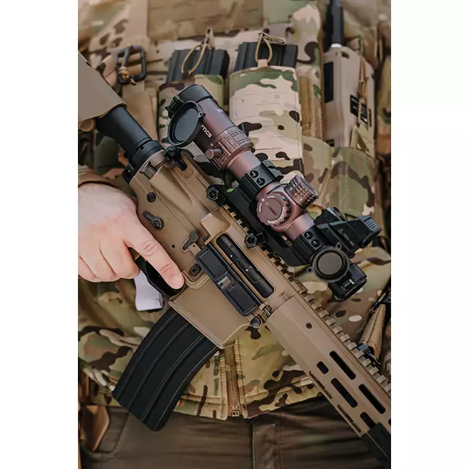 [Zestaw] Replika gazowa karabinka Daniel Defense MK18 - Tan [EMG] + Luneta VICTOPTICS S6 1-6X24 - COYOTE FDE [Vector Optics]