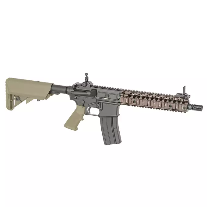 [Zestaw] Replika gazowa karabinka Daniel Defense MK18 - Tan [EMG] + Magazynek na Green Gaz do karabinków MC6593M/MC6595M [Golden Eagle]
