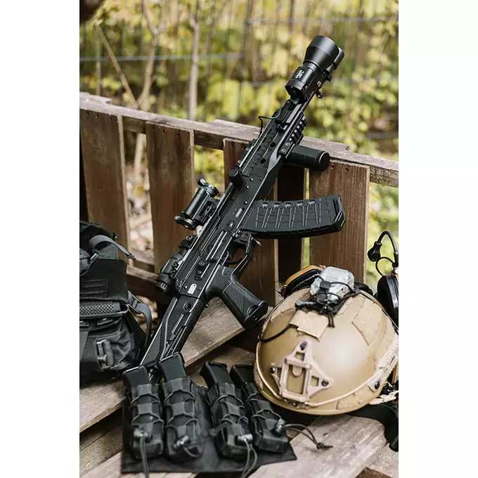 [Zestaw] WE09K replika karabinu szturmowego [WELL PRO] + Pokrowiec podwójny na broń 103cm - black [8FIELDS]