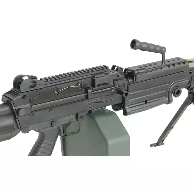 [Zestaw] Replika karabinu maszynowego M249 PARA Sports Line [A&amp;K] + Elektryczny magazynek pudełkowy 6000 kulek M249 - Olive [BattleAxe]