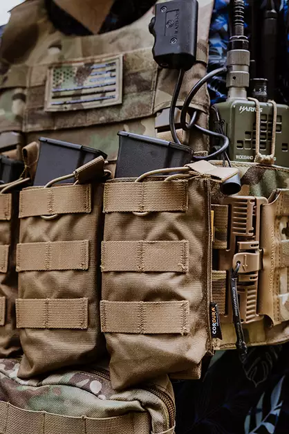 Otwarta potrójna ładownica na magazynki AK 7.62x39 - COYOTE [8FIELDS]