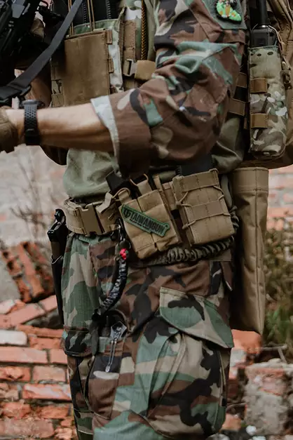 Porte chargeur pistolet double ouvert - COYOTE [8FIELDS]