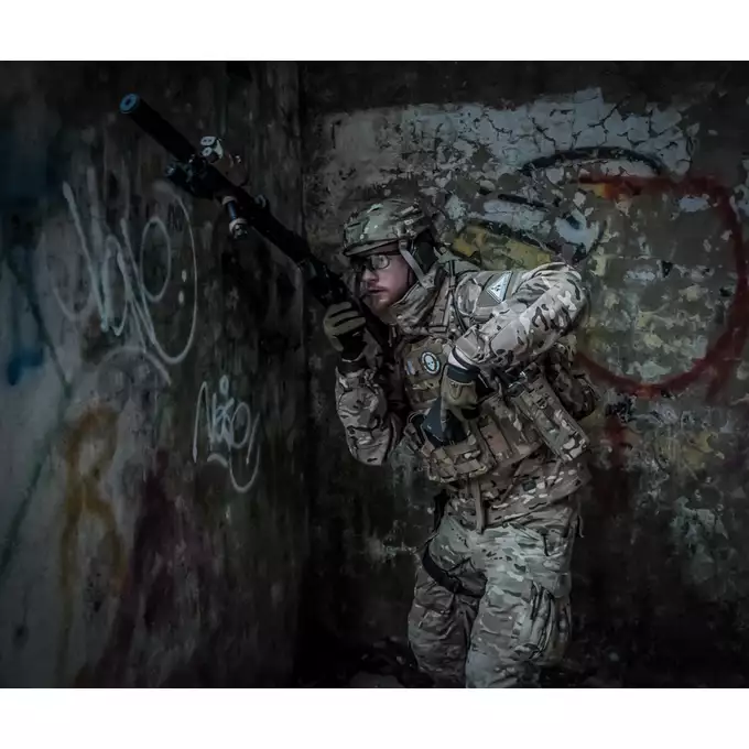 Potrójna ładownica na 6 magazynków M4/M16/AR-15 - COYOTE [8FIELDS]