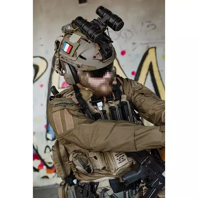 [Zestaw] Kask Spec-Ops nowej generacji - Tan [FMA] + Stalowa maska ochronna V.1 - Coyote/Camo [WOSPORT]