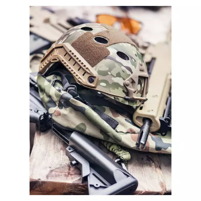 [Zestaw] Replika kasku FAST PJ - Black [EM] + Pokrowiec na hełm/kask typu FAST Mod. A - Tan [8FIELDS]