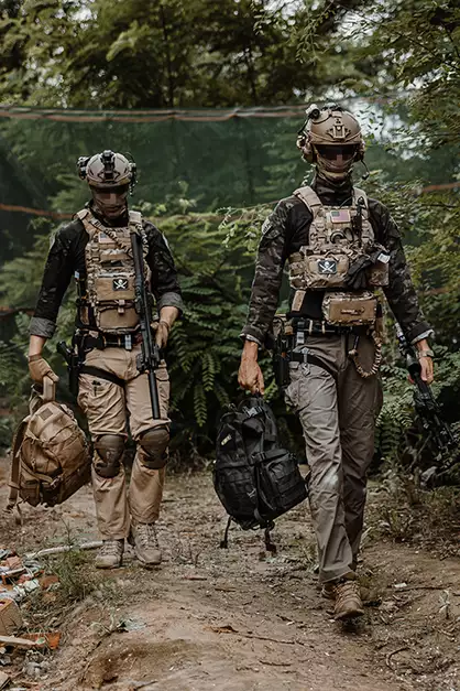 Sac a dos tactique avec emplacement pour casque - BLACK [8FIELDS]