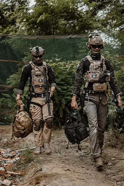 Sac a dos tactique avec emplacement casque - COYOTE [8FIELDS]