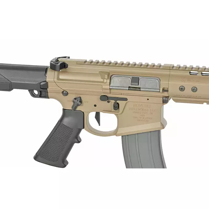 [Zestaw] Replika karabinka Noveske N4 Ghetto Blaster 10.5" MWS Gen3 GBBR - FDE [EMG] + Magazynek na Green Gaz do Karabinków Noveske N4 MWS - Tan [DE]