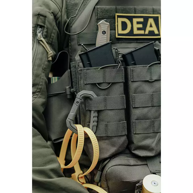 [Zestaw] Prosty Plate Carrier z atrapami miękkich wkładów balistycznych - Olive [8FIELDS] + Otwarta potrójna ładownica na magazynki AK 7.62x39 - OLIVE [8FIELDS]