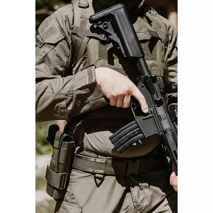 [Zestaw] Sztywny Pas Bojowy MOLLE (L) - Olive [8FIELDS] + Szybka podwójna ładownica MOLLE na magazynki do karabinu - Olive