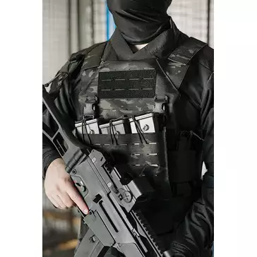 Laser-Cut “Buckle Up" Recon Plate Carrier with AR15/AK Magazine Pouch — MB [8Fields]