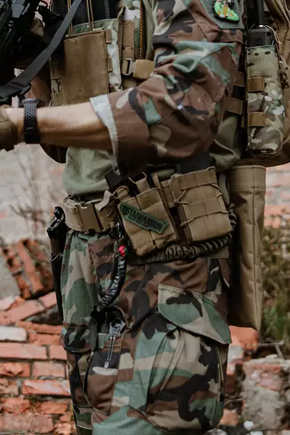 Szybka ładownica MOLLE na magazynek karabinowy - Coyote [8FIELDS]