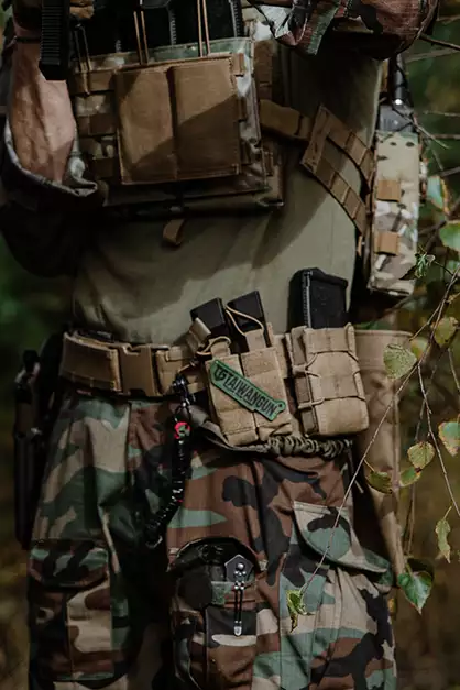 Szybka ładownica MOLLE na magazynek karabinowy - Coyote [8FIELDS]