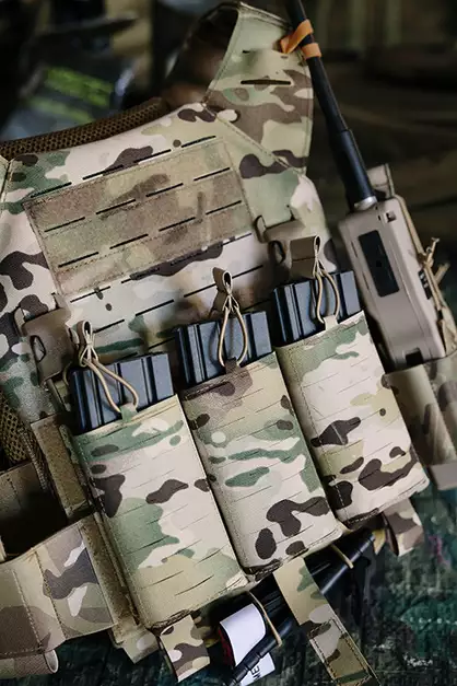 Panel Buckle Up Laser-Cut for 3 AR15/AK Magazines - Multicamo [8Fields]