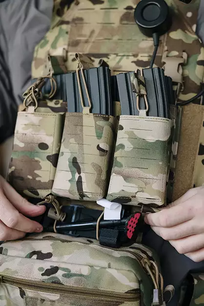 Panel Buckle Up Laser-Cut for 6 AR15/AK Magazines - Multicamo[8Fields]