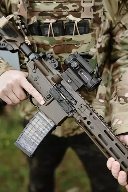 Daniel Defense DDM4 MK18 RIII 9.5 Lightning Series gas-powered replica - Brown [EMG]