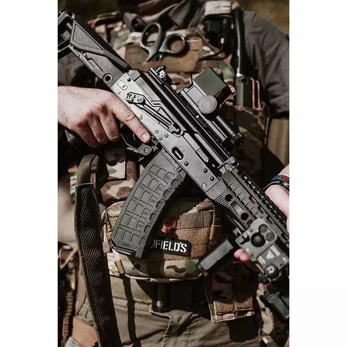 [Zestaw] WE09 Replika Karabinu Szturmowego Full Metal GBBR [WELL PRO] + Magazynek Green Gaz do Karabinów Gazowych AK12 GM [WELLPRO]