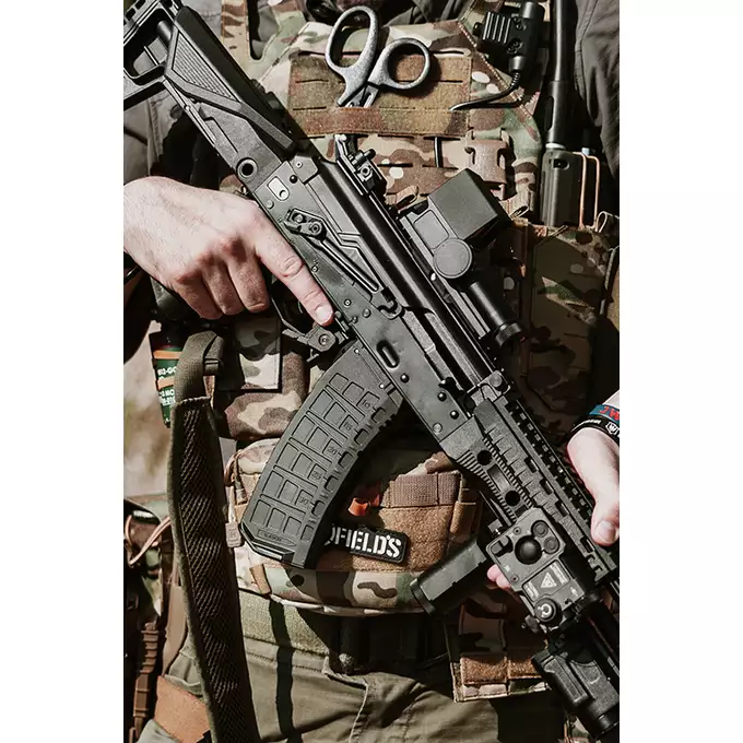 [Zestaw] WE09 Replika Karabinu Szturmowego Full Metal GBBR [WELL PRO] + Magazynek Green Gaz do Karabinów Gazowych AK12 GM [WELLPRO]