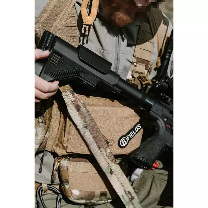 [Zestaw] MOLLE kangurowy panel przedni - Coyote [8FIELDS] + Potrójna wkładka na magazynki karabinowe AR-15/M4 - Black [8FIELDS]