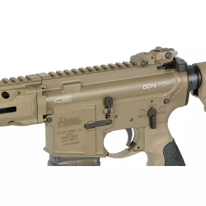 [Zestaw] Replika gazowa karabinka Daniel Defense DDM4PDW - Tan [EMG] + 30-kulkowy gazowy magazynek treningowy Lancer L5AWM .300 BLK - niebieski [EMG]